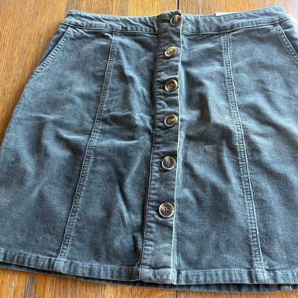 Maurices Corduroy A-line Skirt Button Front Pockets Size 8 Charcoal Gray - Picture 2 of 12